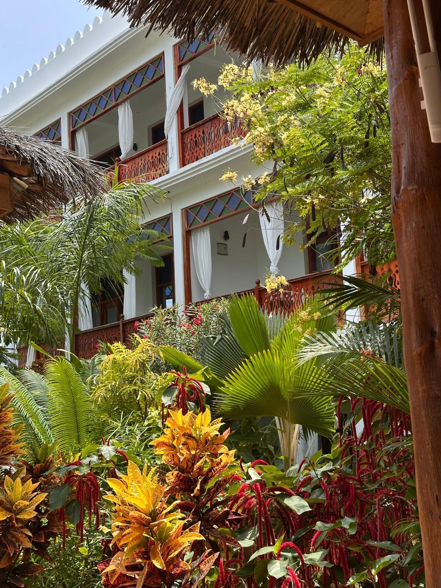 Tasneem Islamic Luxury Suites Jambiani  Exterior photo